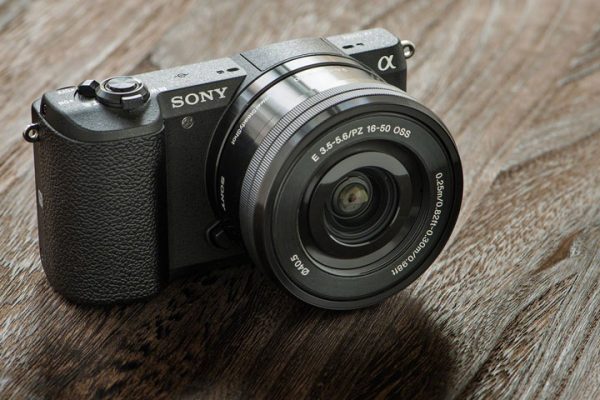 apotheek deze Symmetrie Sony's A5100 compact system cam promises advanced video features at a low  price - Newsshooter