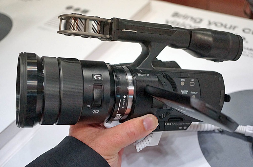 PhotoPlus Expo New Sony E Mount power zoom 18105mm lens Newsshooter