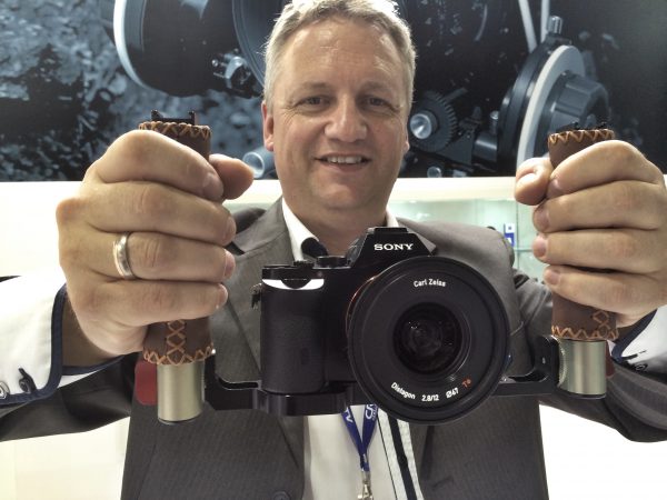 Andre from Vocas gets a good grip on the Sony a7S