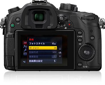 The GH4 in 4K photo mode (in Japanese menu)