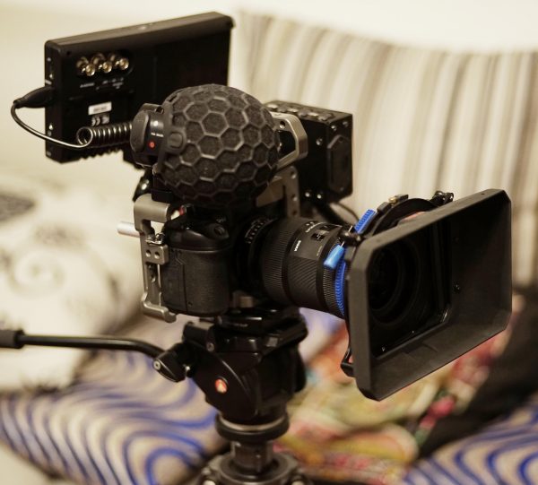 The Newsshooter GH4 in a Motionnine Cube cage with Atomos Shogun, Rode SVMX and Genus Mattebox