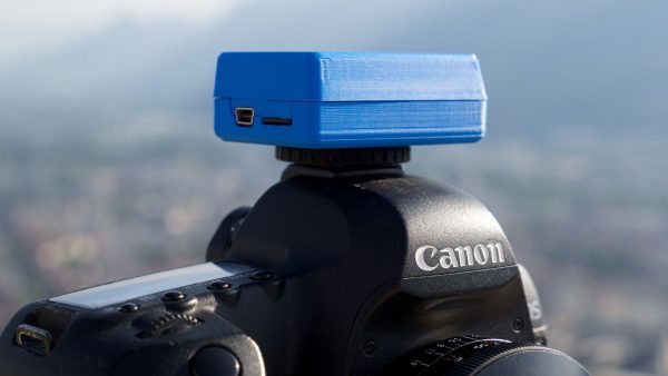 The DSLR/camcorder version of SteadXP on a Canon DSLR