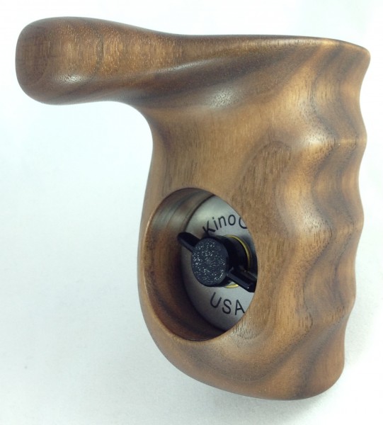 The Grenoble handle in Walnut