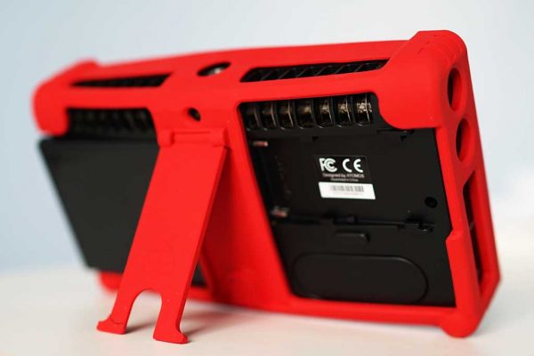 The red rubber bumper is removable and has a handy kick stand built-in