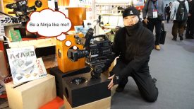 Newsshooter at Interbee 2015 Metal toys apple box with tripod mounting bowl