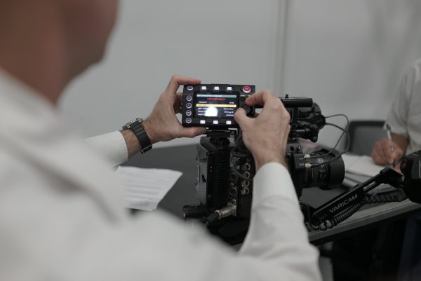 The detachable control panel also doubles as a small monitor