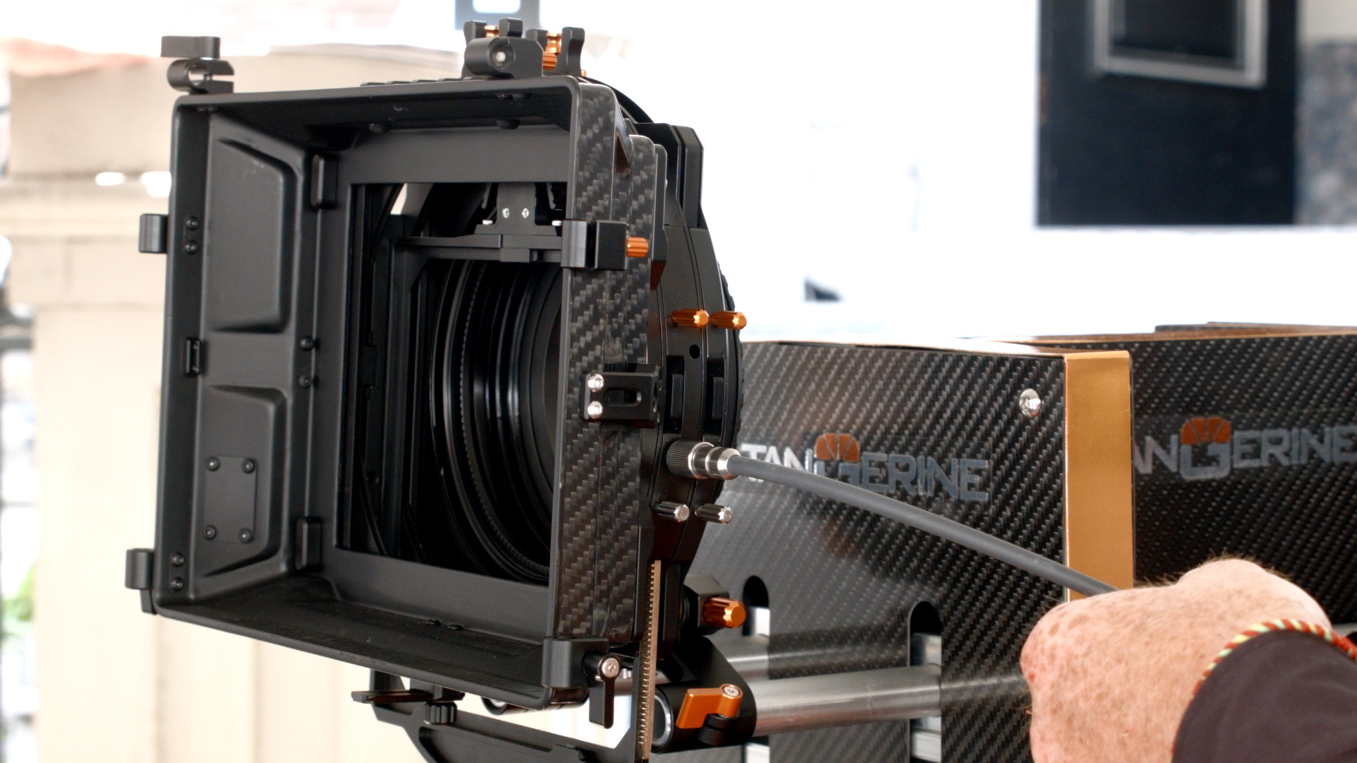 Bright Tangerine Newsshooter