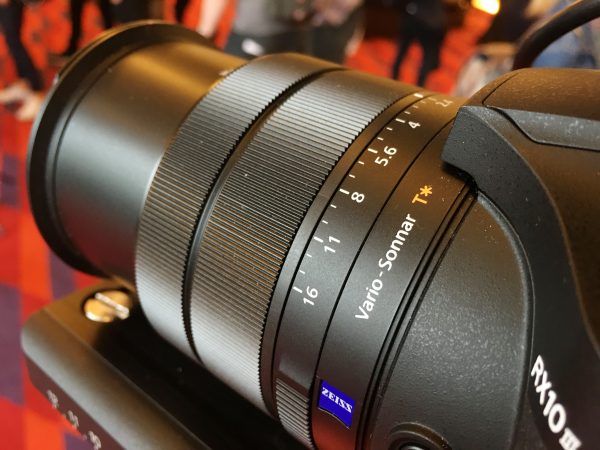 The lens has seperate rings  for focus, iris and zoom.