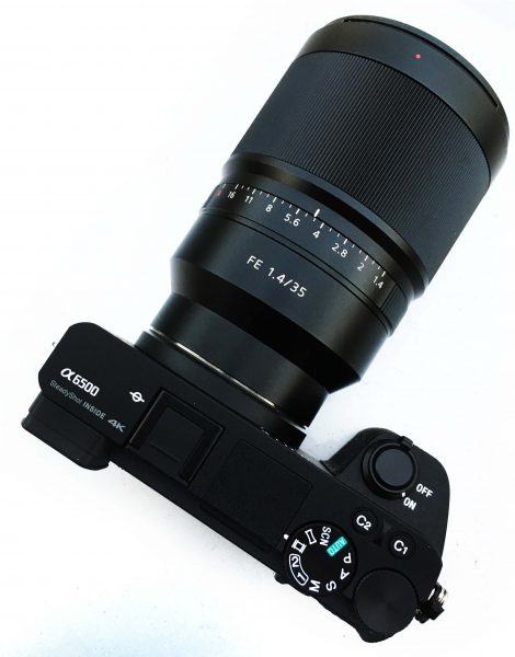 The a6500 looks almost identical to its predecessor the a6300 from the outside