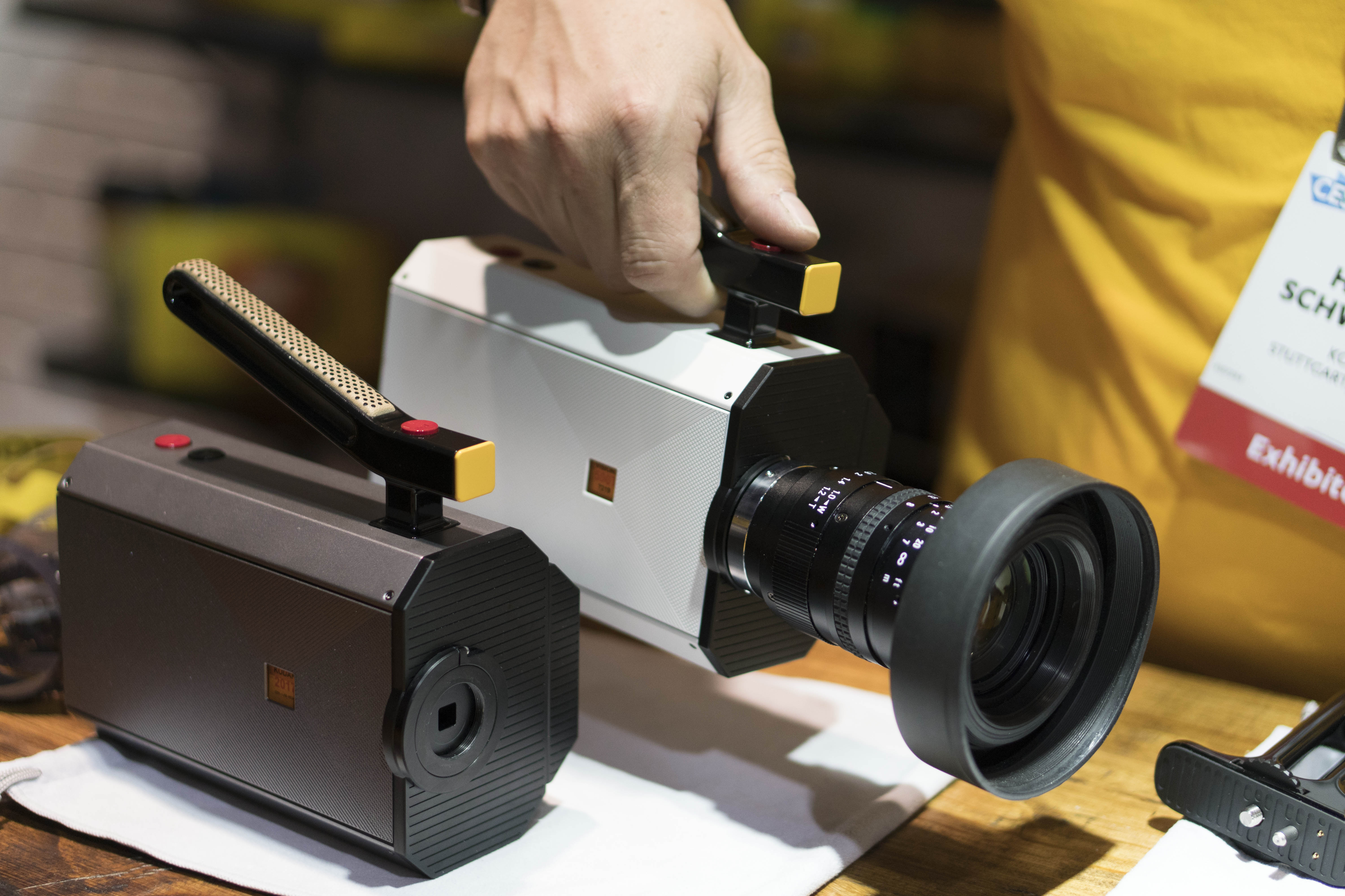 Камера 8мм. Kodak super 8. Super 8 камера. Super 8mm камера. Портативная кинокамера Kodak super 8.
