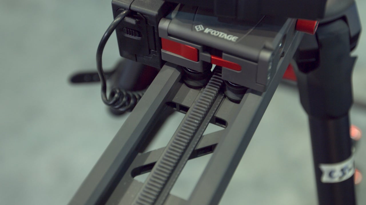 ifootage shark slider mini premium with hard shell backpack Complete 3 Axis Motorized Camera Slider two lengths of track and bag iFootage Shark Slider Mini Complete