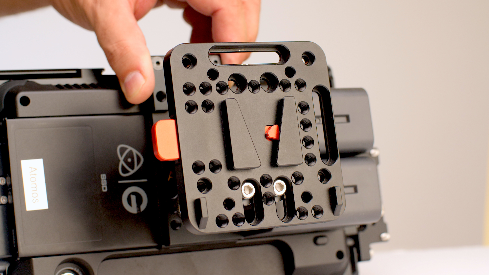 Smallrig Atomos Monitor Cage Hands On Review Newsshooter