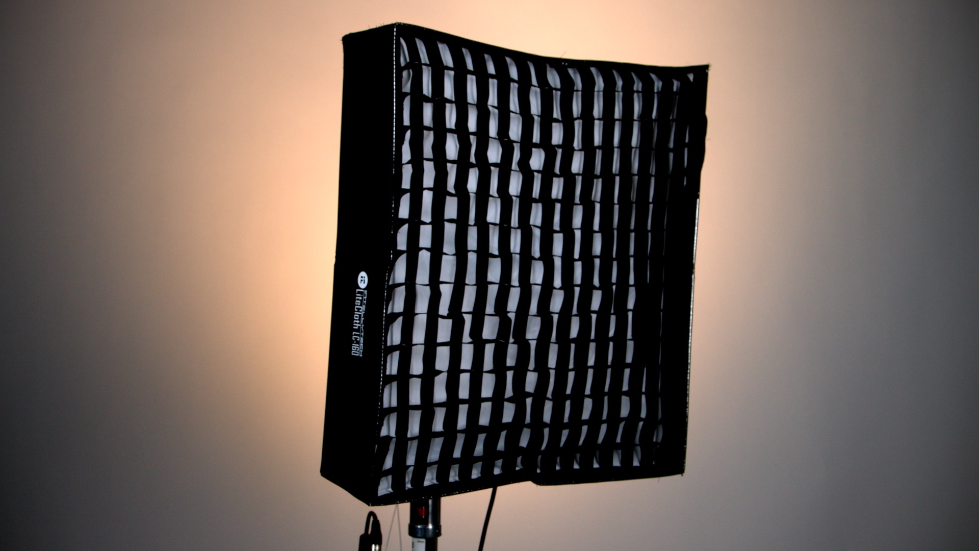 Intellytech LiteCloth LC-160 hands on review - Newsshooter