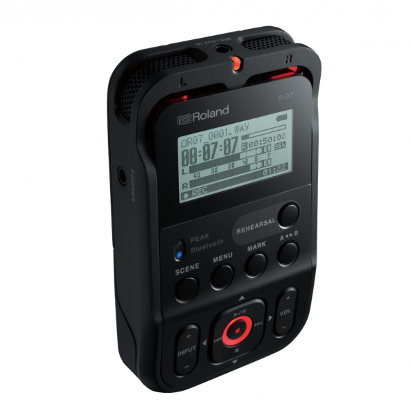 CES 2018 – Roland R-07 Portable Audio Recorder