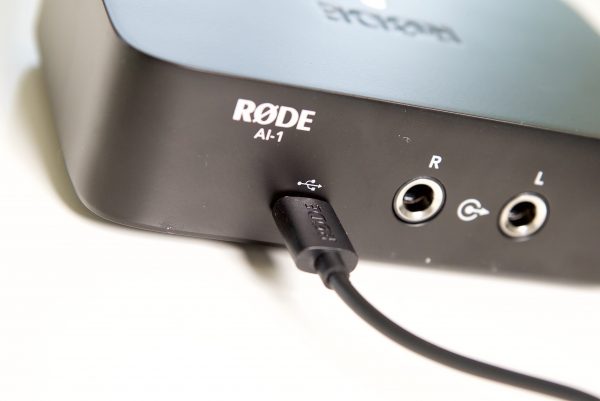 Micrófono Condensador con Interfase Rode NT1/AI1Kit Ai-1 – Videostaff