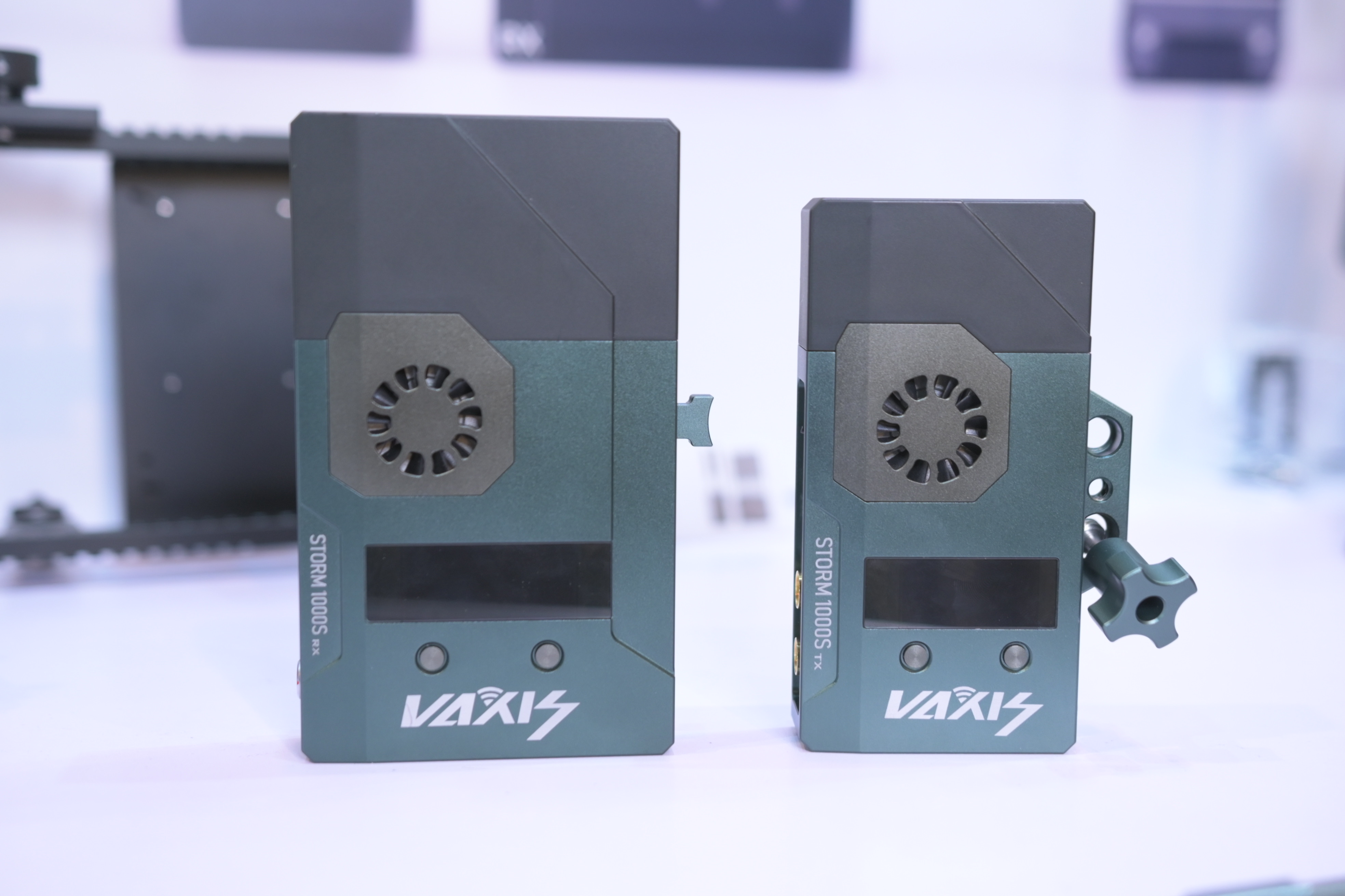 Vaxis new Wireless Video Units first look - Newsshooter