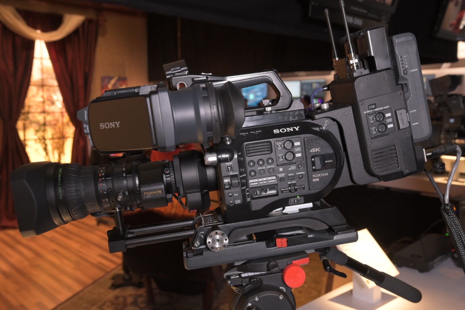 Sony LAEB1 E/B4 Mount Adaptor for FS7/FS7II Newsshooter