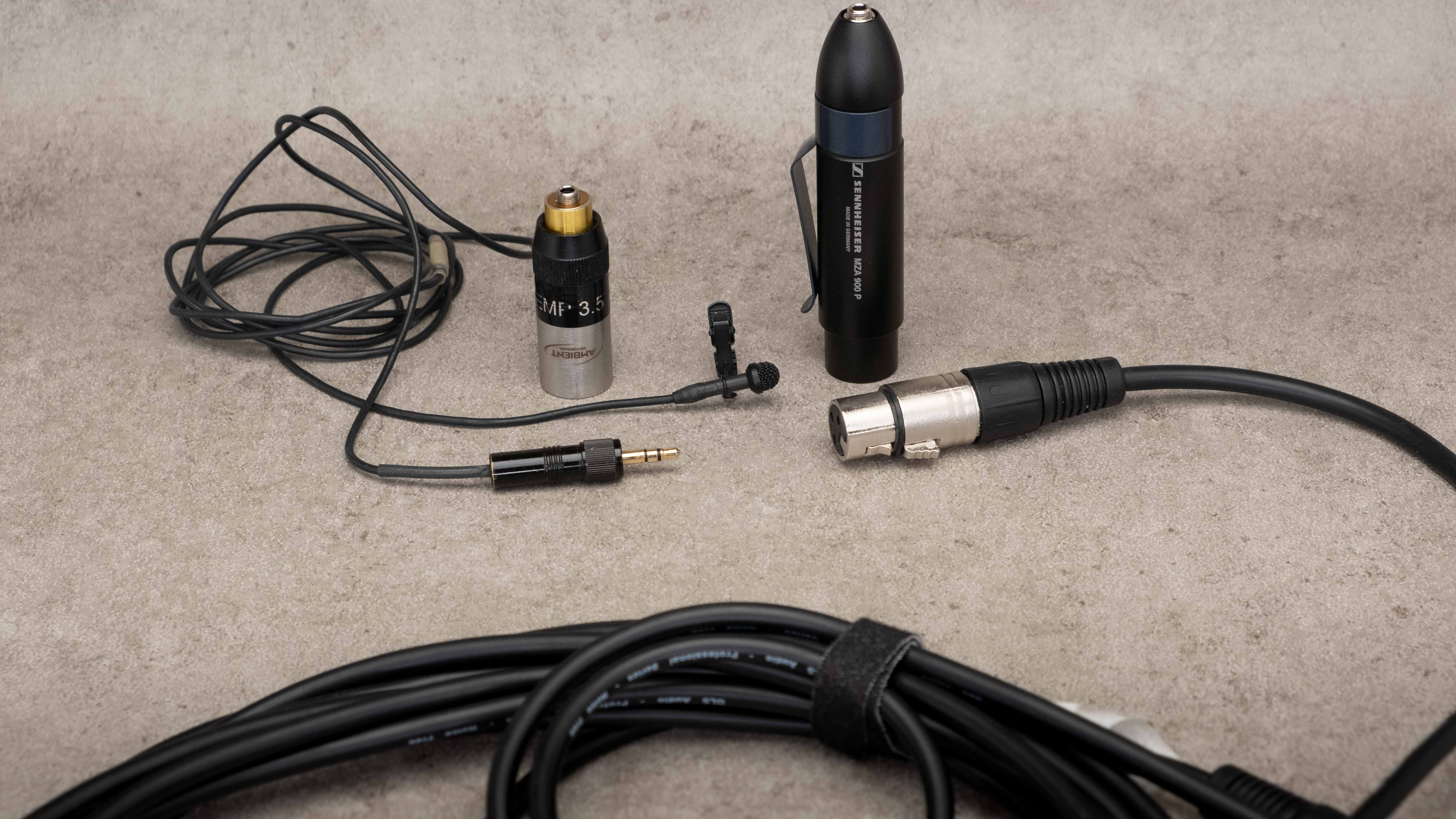 Wireless Lavalier Mic With An Xlr Cable