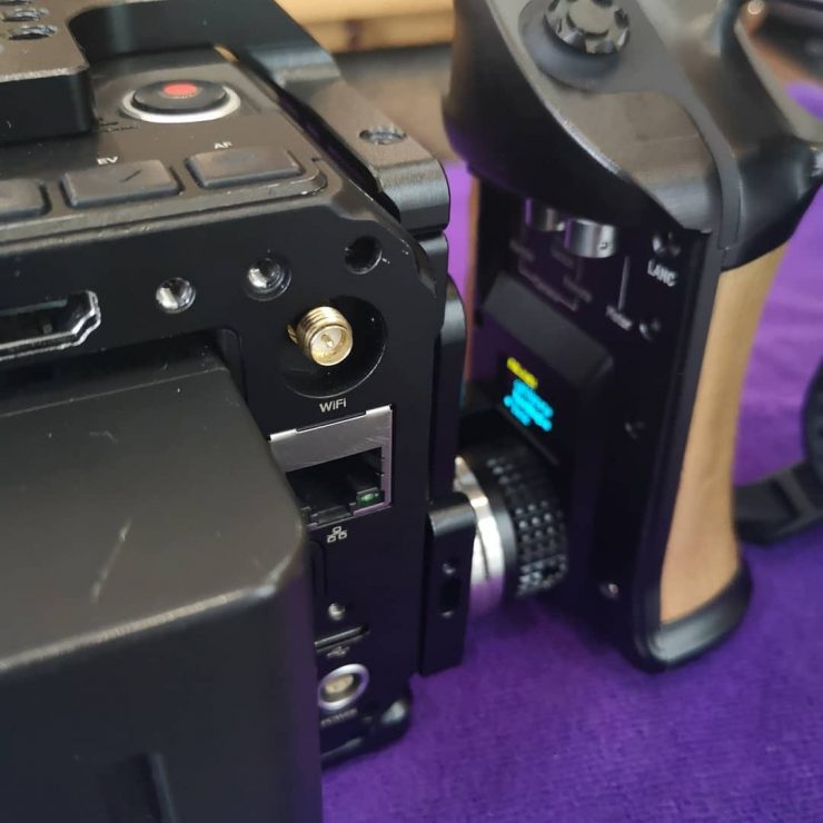 Portkeys multi functional camera handgrip on Z Cam