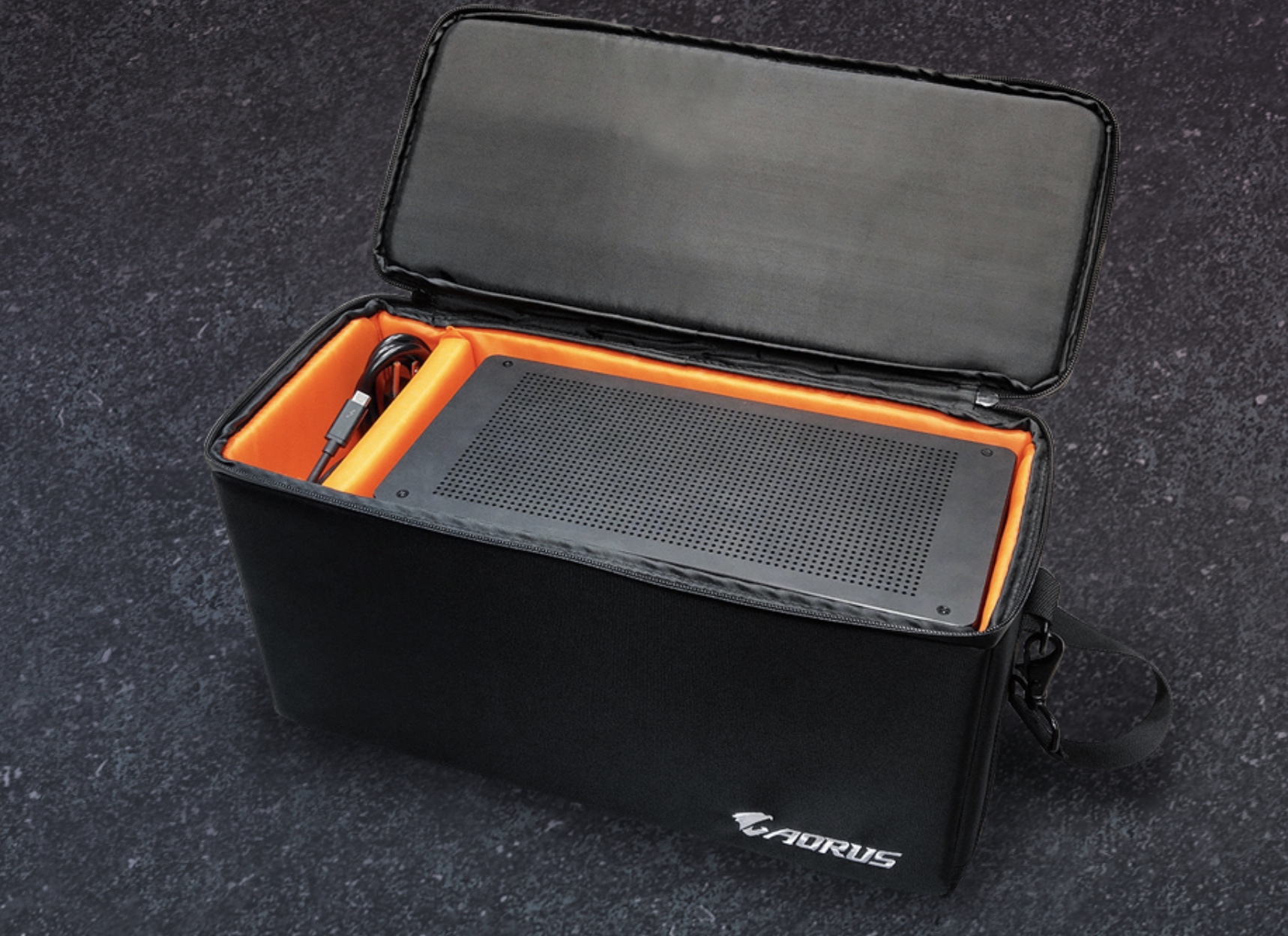 Gigabyte water-cooled eGPU - Newsshooter