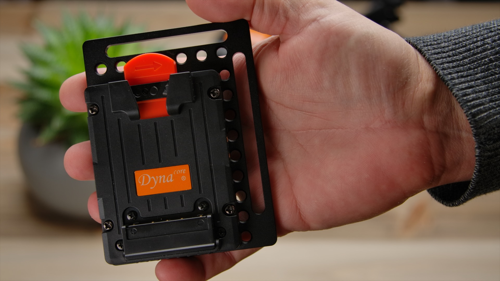 Dynacore Tiny V Mount Cheese Plate Newsshooter