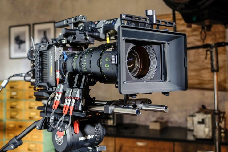 2020 6 arri signature zoom 45 135 behind the scenes1 photo arri 1