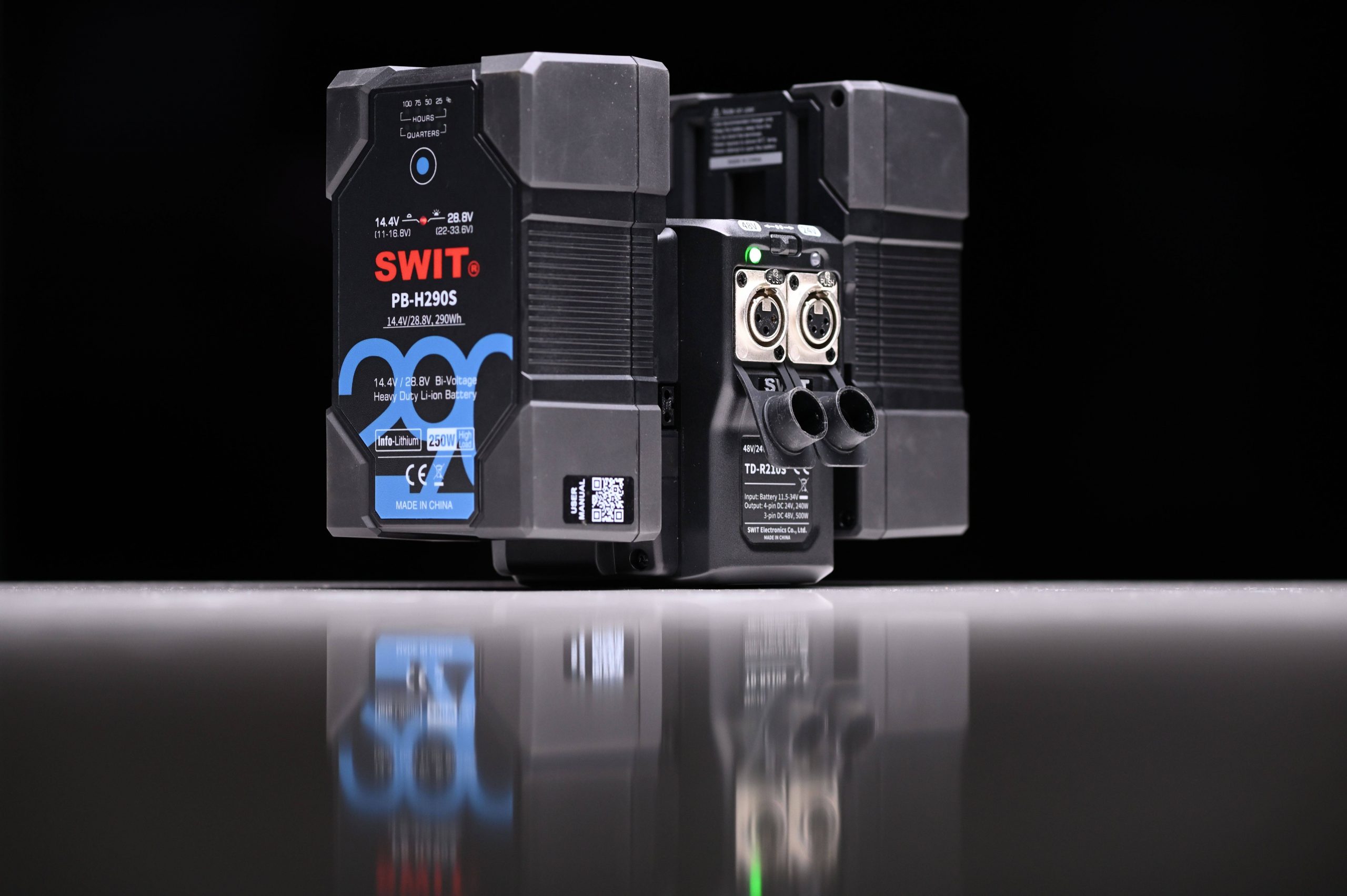 SWIT PB-H290S Vマウントバッテリー・ 充電・パワーアダプターキット 290Wh Intelligent Bi-voltage Battery Pack-V-mount-SWIT Global Website