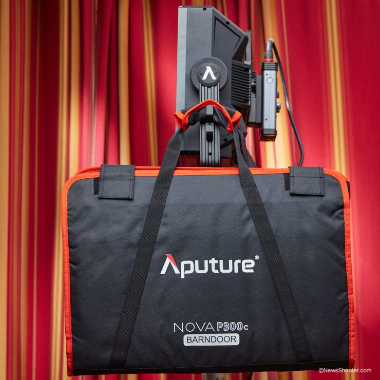 Aputure NOVA barn door bag