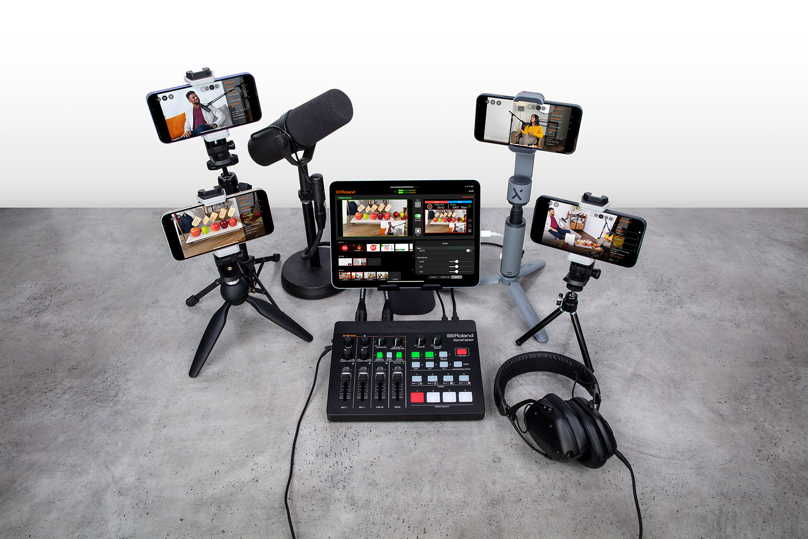 【ブランド】 Roland AeroCaster Live Streaming System Powerful Wireless Multi ...