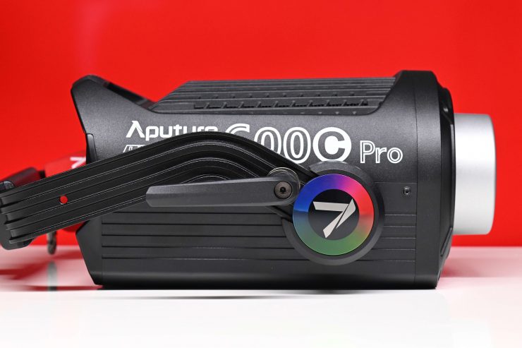 Aputure LS 600c Pro 23