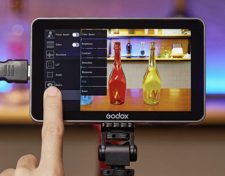 Godox GM6S Monitor Da Campo 5,5" Touchscreen 4K – 1200 Nit, HDMI, 3D LUT, Con Batteria NP-F550 E Parasole Per DSLR E Mirrorless