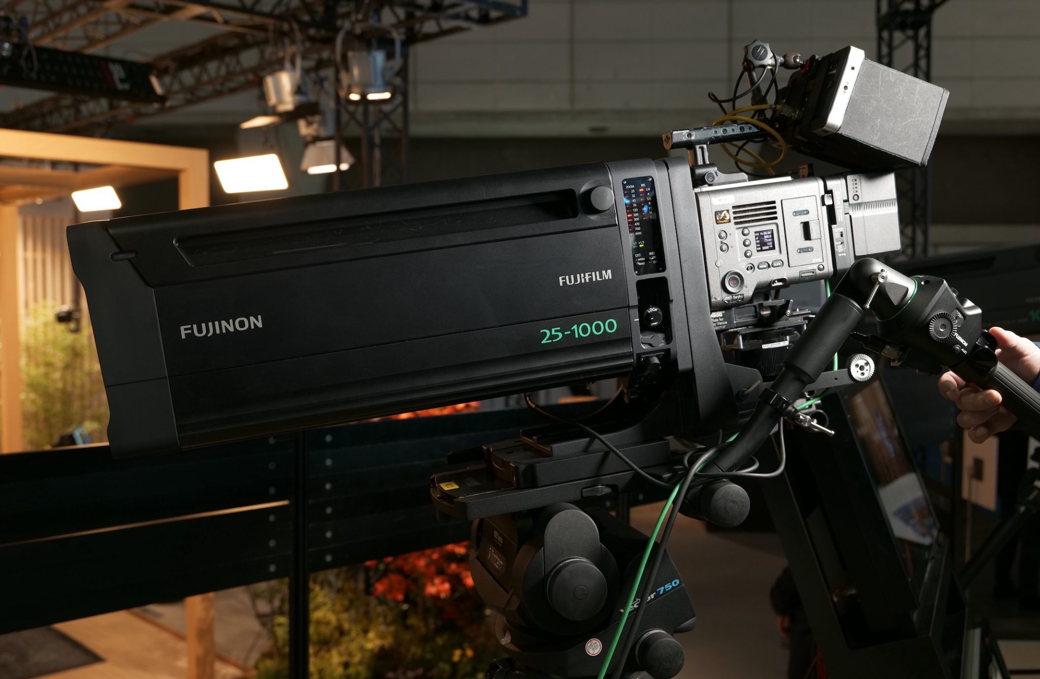FUJINON HZK251000mm F2.85.0 PL Mount Box Lens First Look Newsshooter
