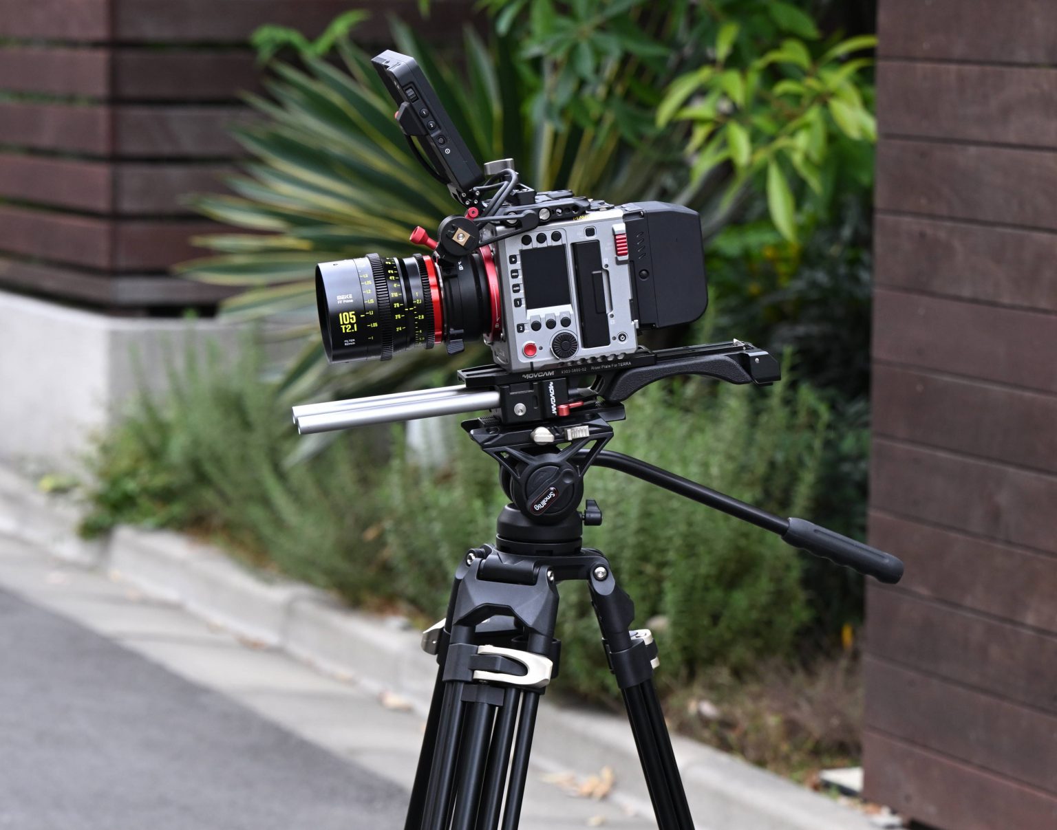 SmallRig HeavyDuty Fluid Head Tripod Review Newsshooter