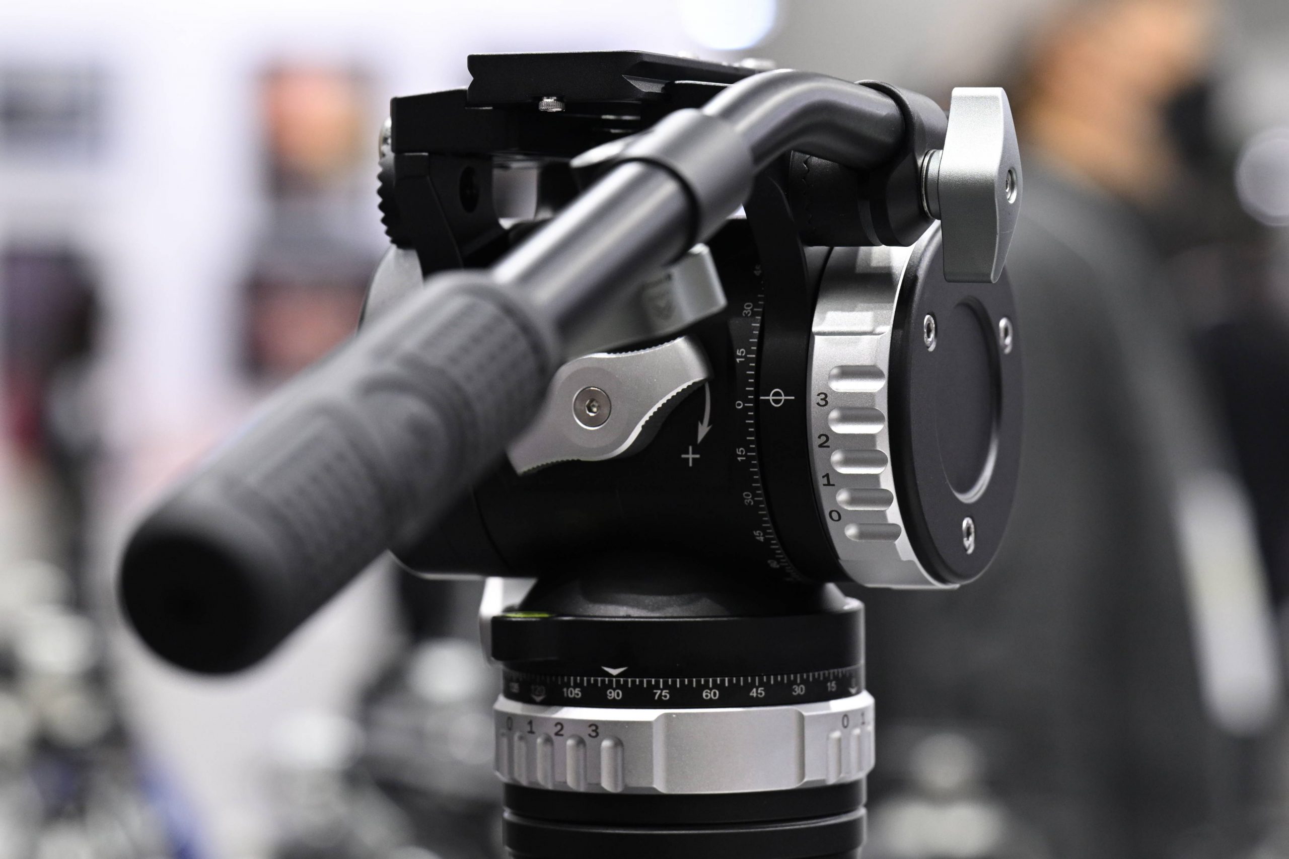 Leofoto BV30 & BV20 Fluid Head Tripods Newsshooter