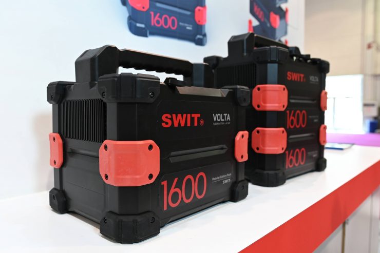 SWIT Volta Modular Cine Floor Battery 605