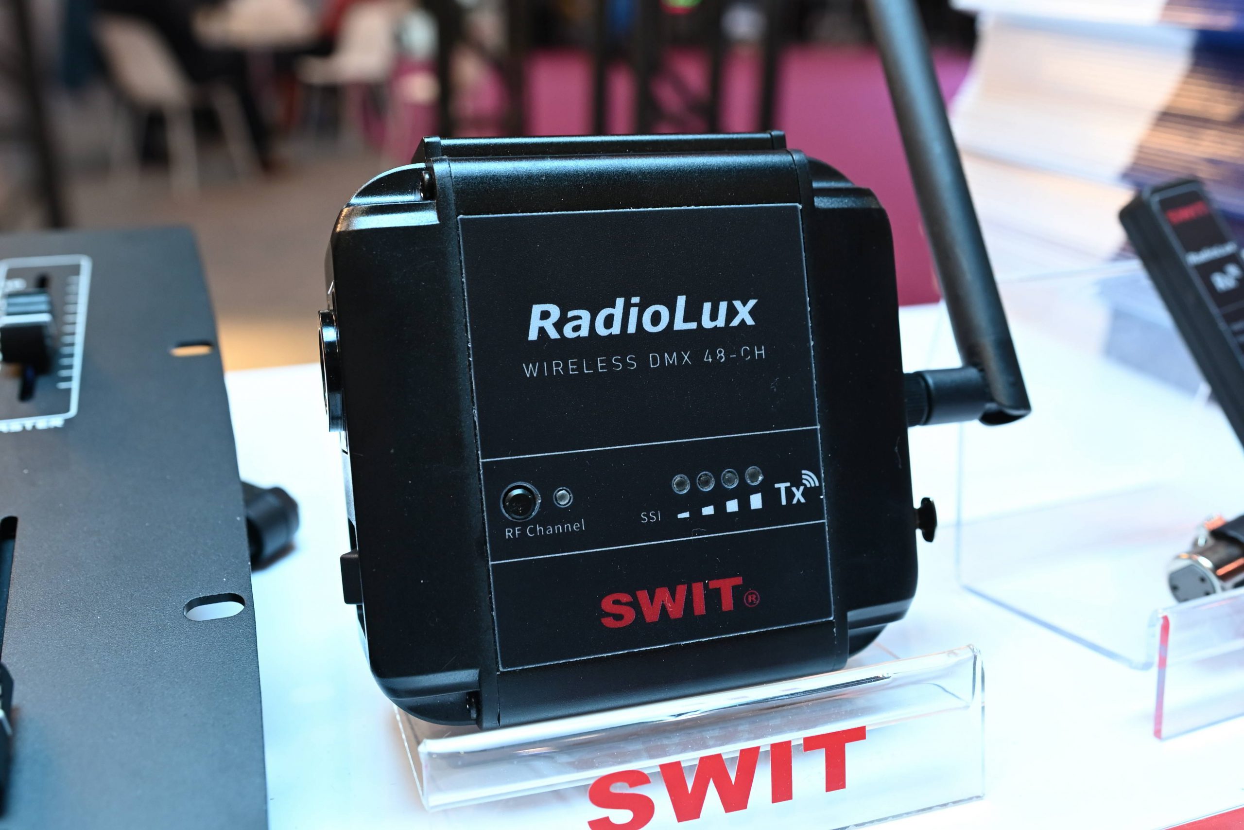 SWIT Radiolux Wireless DMX Newsshooter