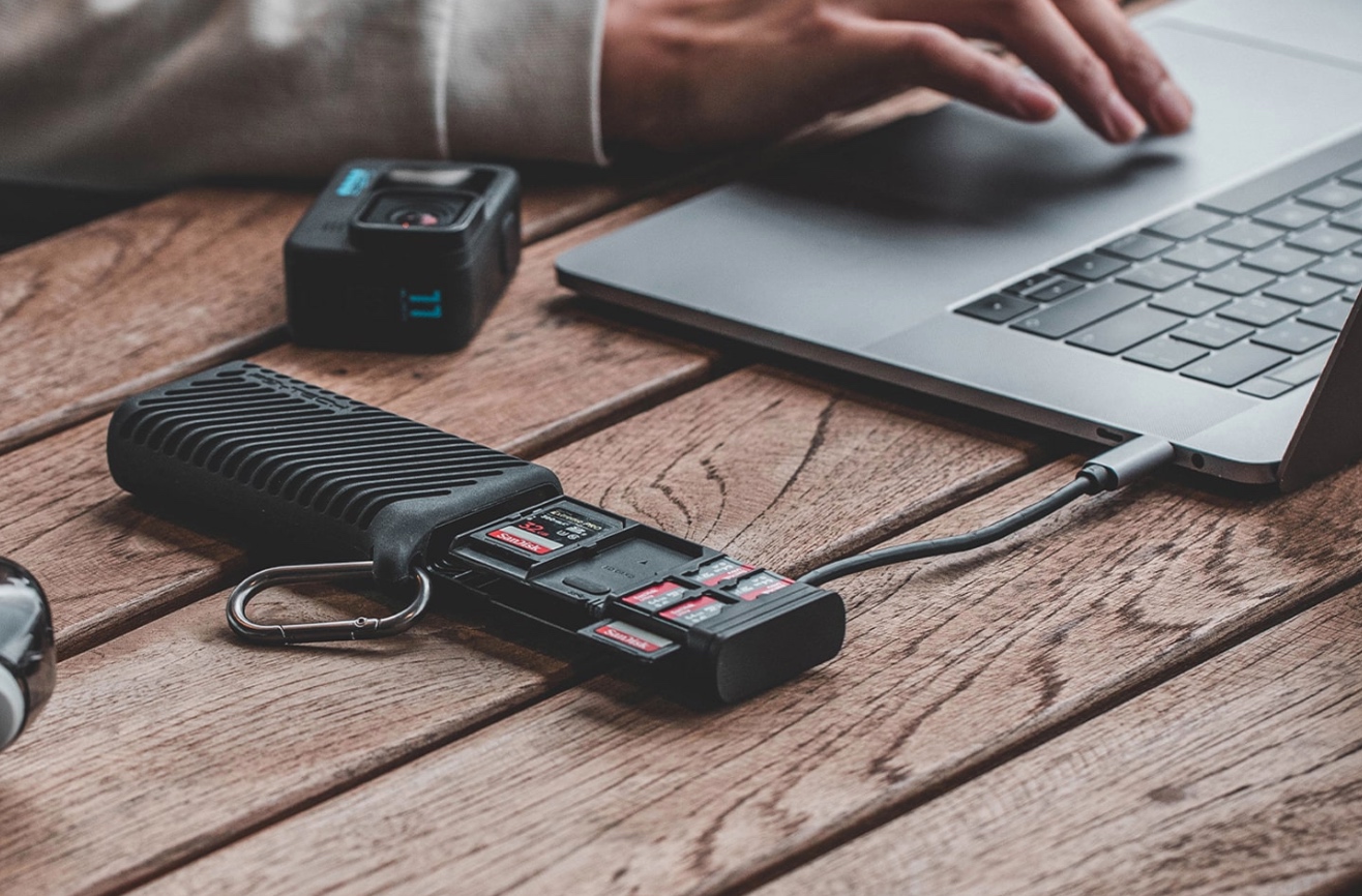 PGYTECH CreateMate HighSpeed Card Reader Case Newsshooter