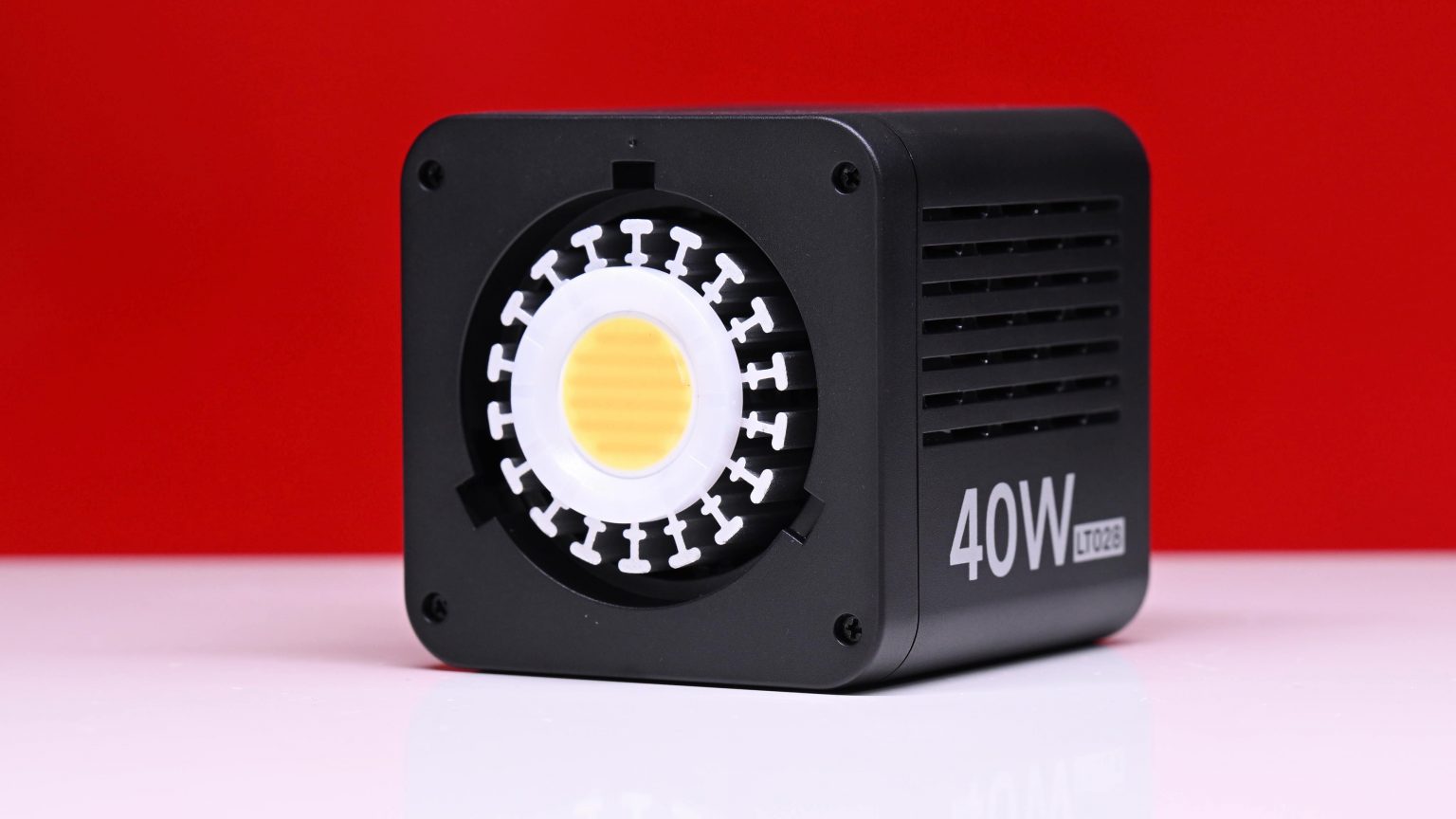 Ulanzi LT028 40W Portable LED Video Light Review Newsshooter