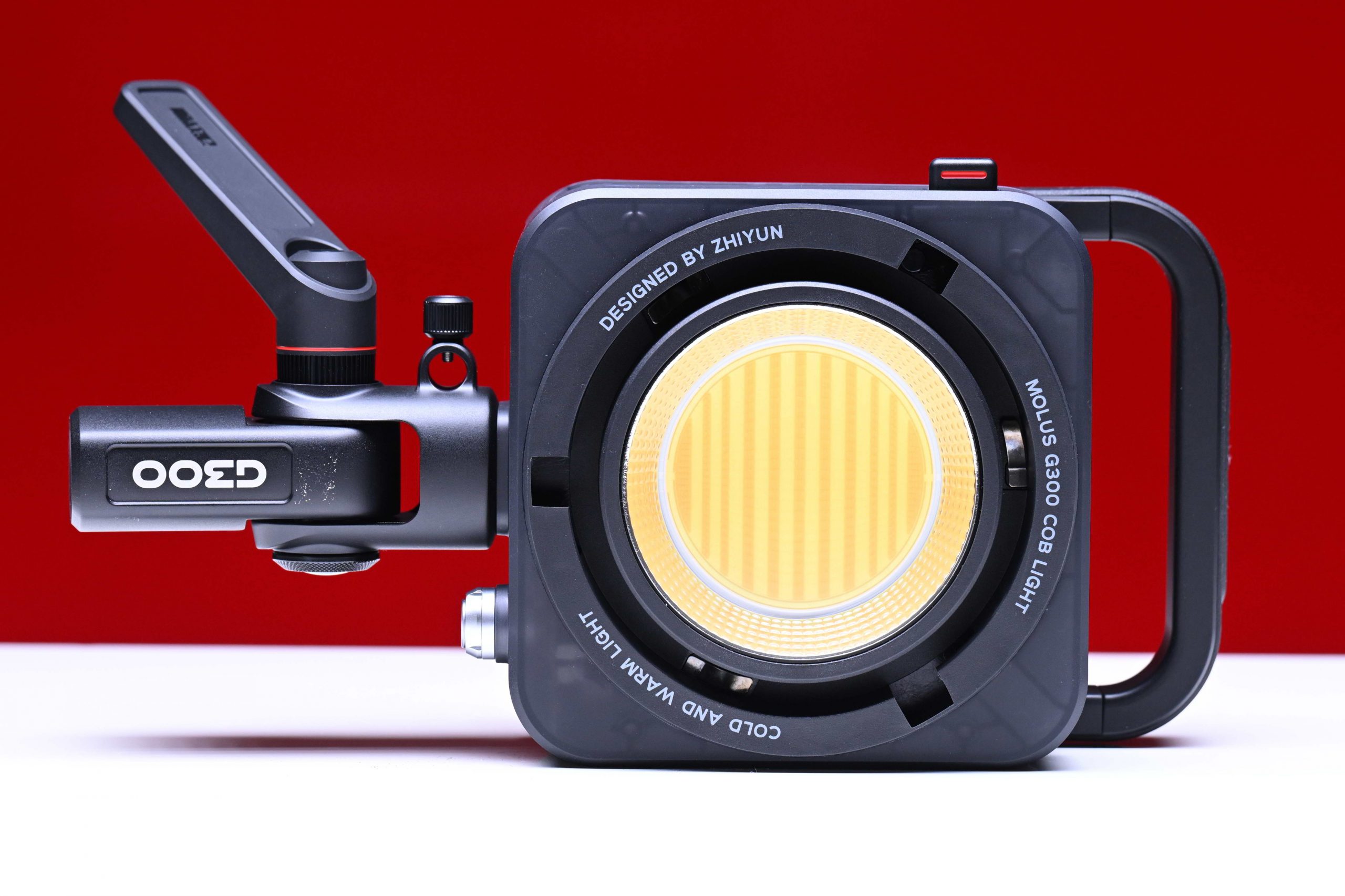 ZHIYUN MOLUS G300 300W COB Light Review - Newsshooter