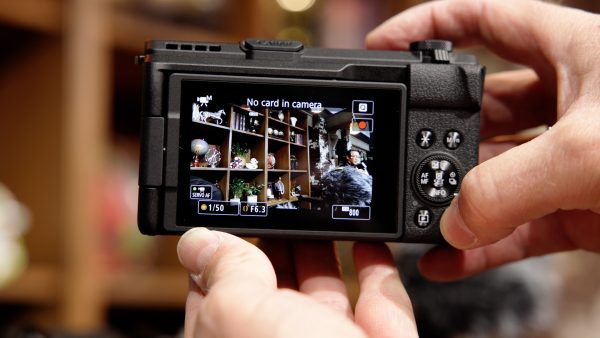 Canon PowerShot V1 First Look at CP+ 2025 - Newsshooter