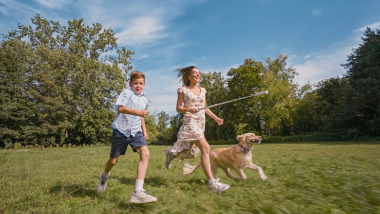 PIU Family in the park White