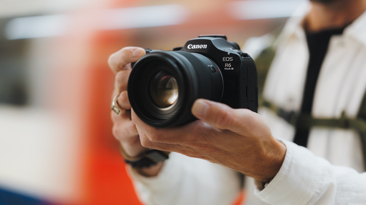 まっく　Canon EOS R6 Canon EOS R6 Full-Frame Mirrorless Camera Body Only (International