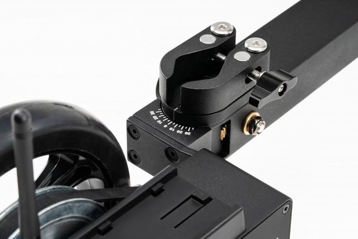 Hyperdolly white background 11