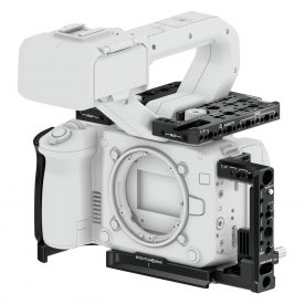 B4005 0055 Canon C50 Essentials Kit 00