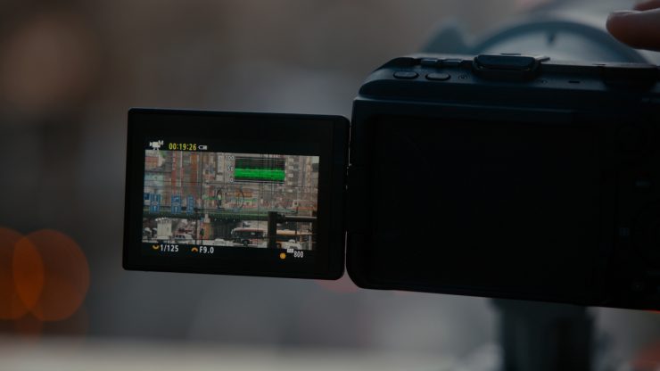 EOS R6 V zoom while REC
