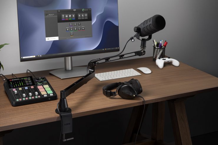 rode lpa1 on table solo podcast 8192x5464 rgb